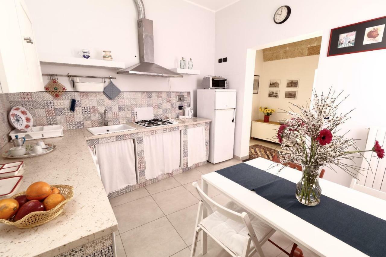 Slow Lecce - Old Town Apartment Sit Exterior photo