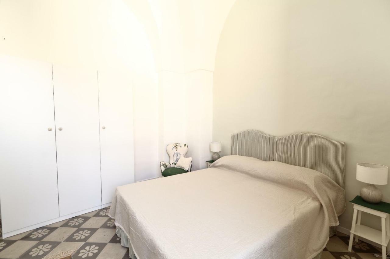 Slow Lecce - Old Town Apartment Sit Exterior photo